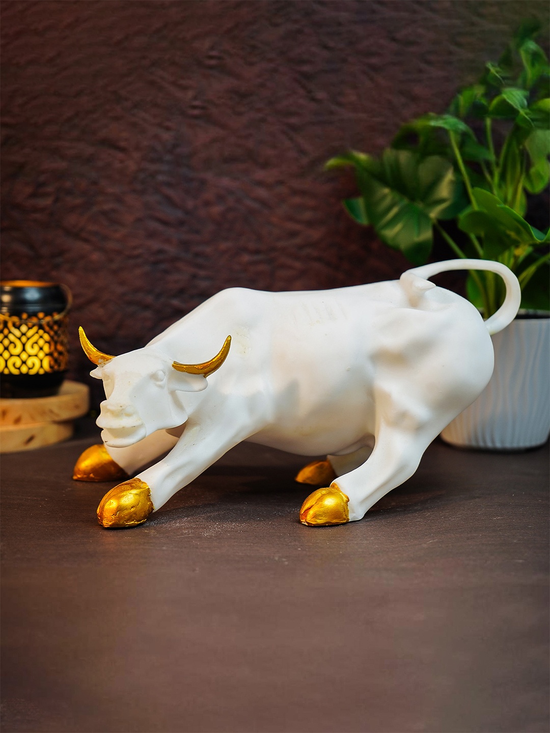 

Ekhasa White Big Bull Figurine Idol Showpiece
