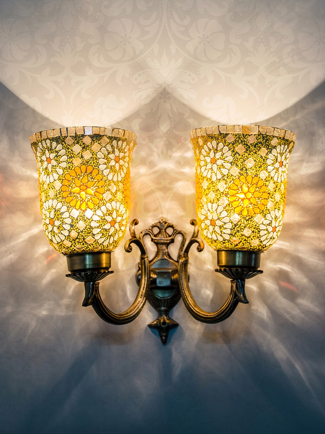 

Fos Lighting Cream & Gold-Toned Small Tilak Double U Wallchiere