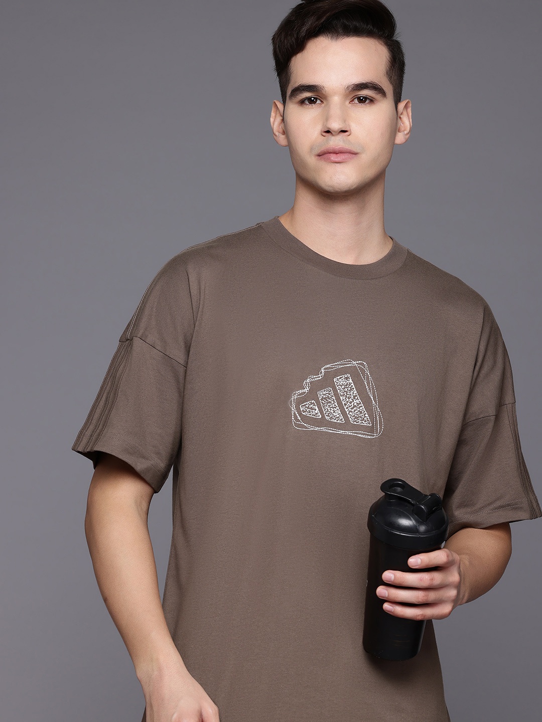 

ADIDAS M A Szn S T Printed Drop-Shoulder Sleeves Relaxed Fit Training T-shirt, Brown