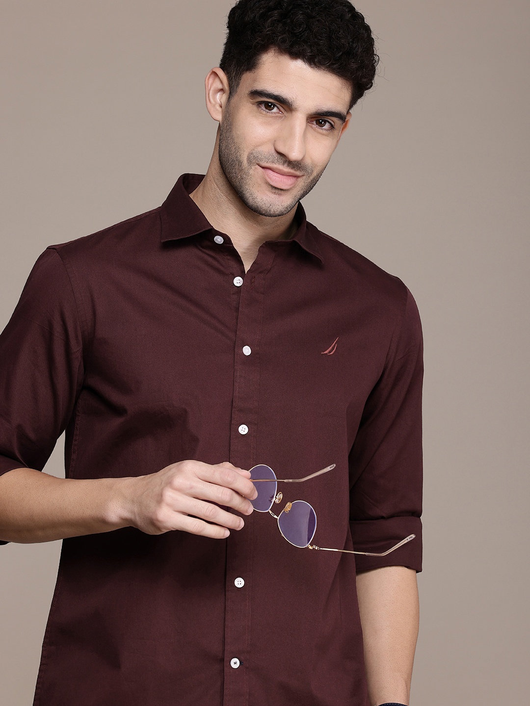 

Nautica Men Smart Slim Fit Pure Cotton Casual Shirt, Maroon