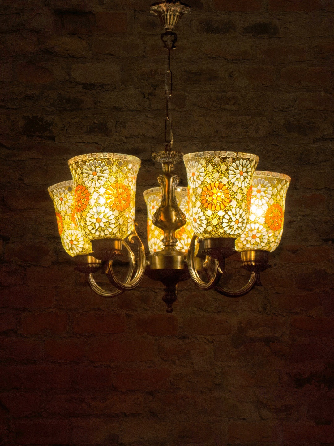 

Fos Lighting Cream-Coloured & Gold-Toned Textured Chandelier