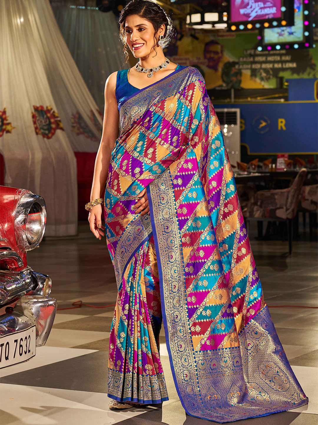 

Krimmple Woven Design Saree With Zari Border, Blue