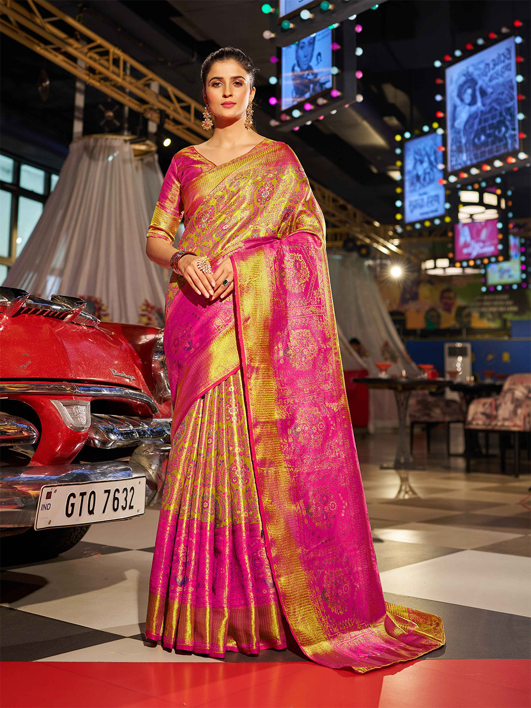 

Krimmple Woven Design Zari Saree, Pink