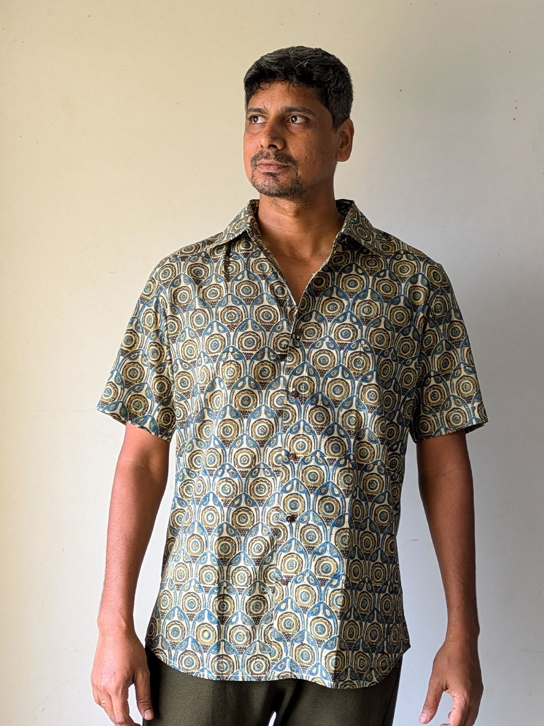 

Assal Men Comfort Printed Short Sleeves Casual Shirt, Olive