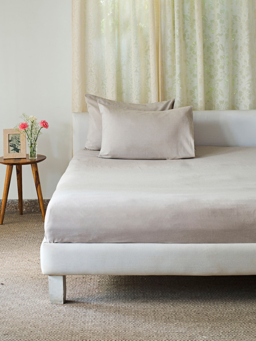 

Fabindia Taupe 104 TC Chambray Cotton King Bedsheet With 2 Pillow Covers