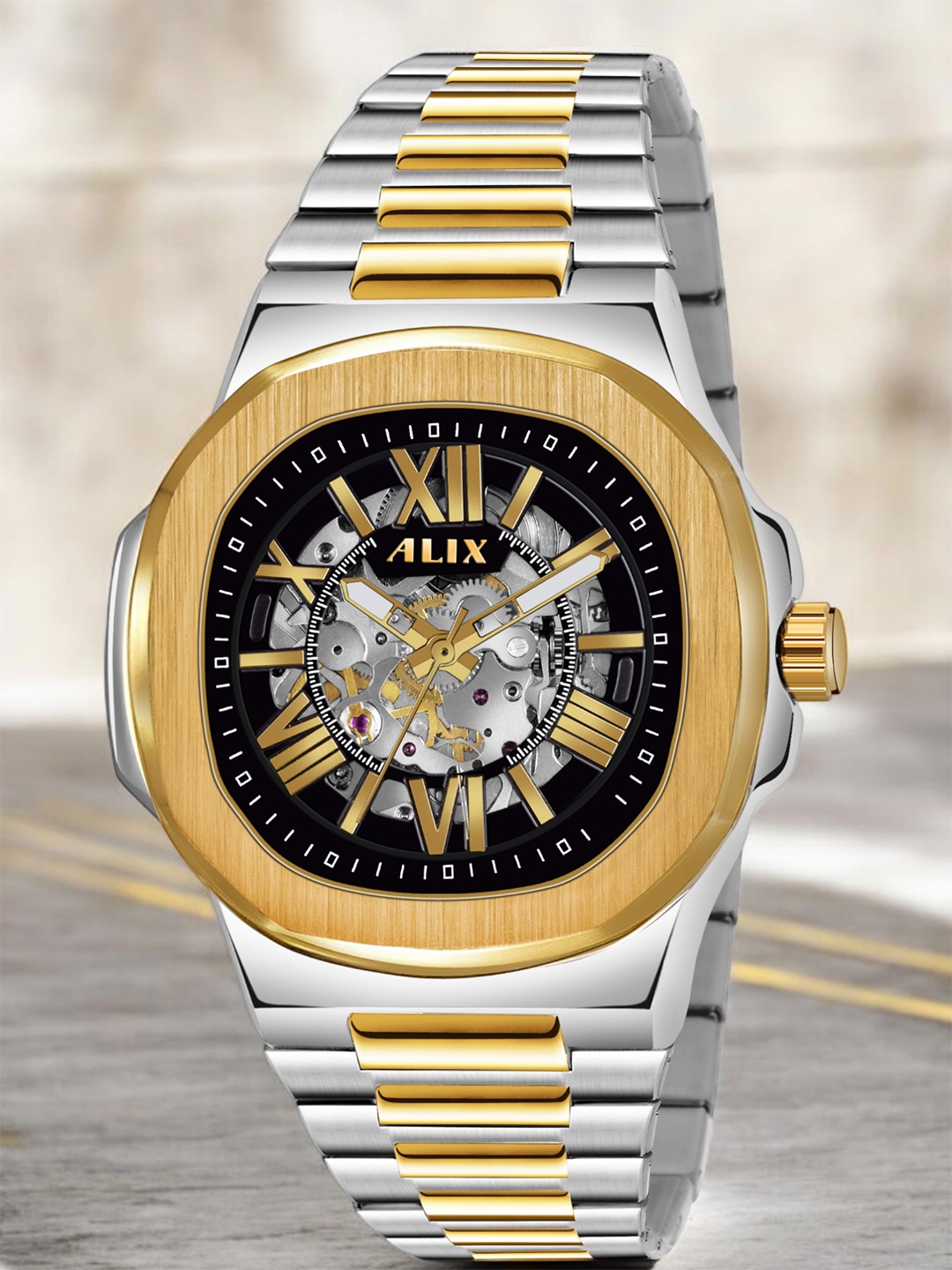 

ALIX Men Brass Skeleton Dial & Stainless Steel Bracelet Style Straps Analogue Automatic Motion Powered Watch, Gold