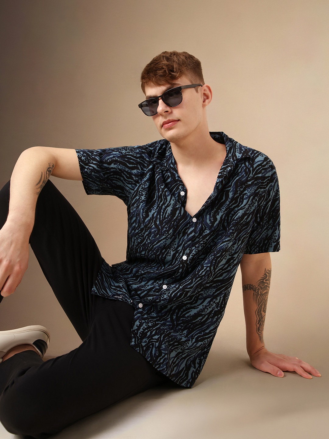 

Dennis Lingo Smart Abstract Printed Cuban Collar Relaxed Fit Casual Shirt, Navy blue