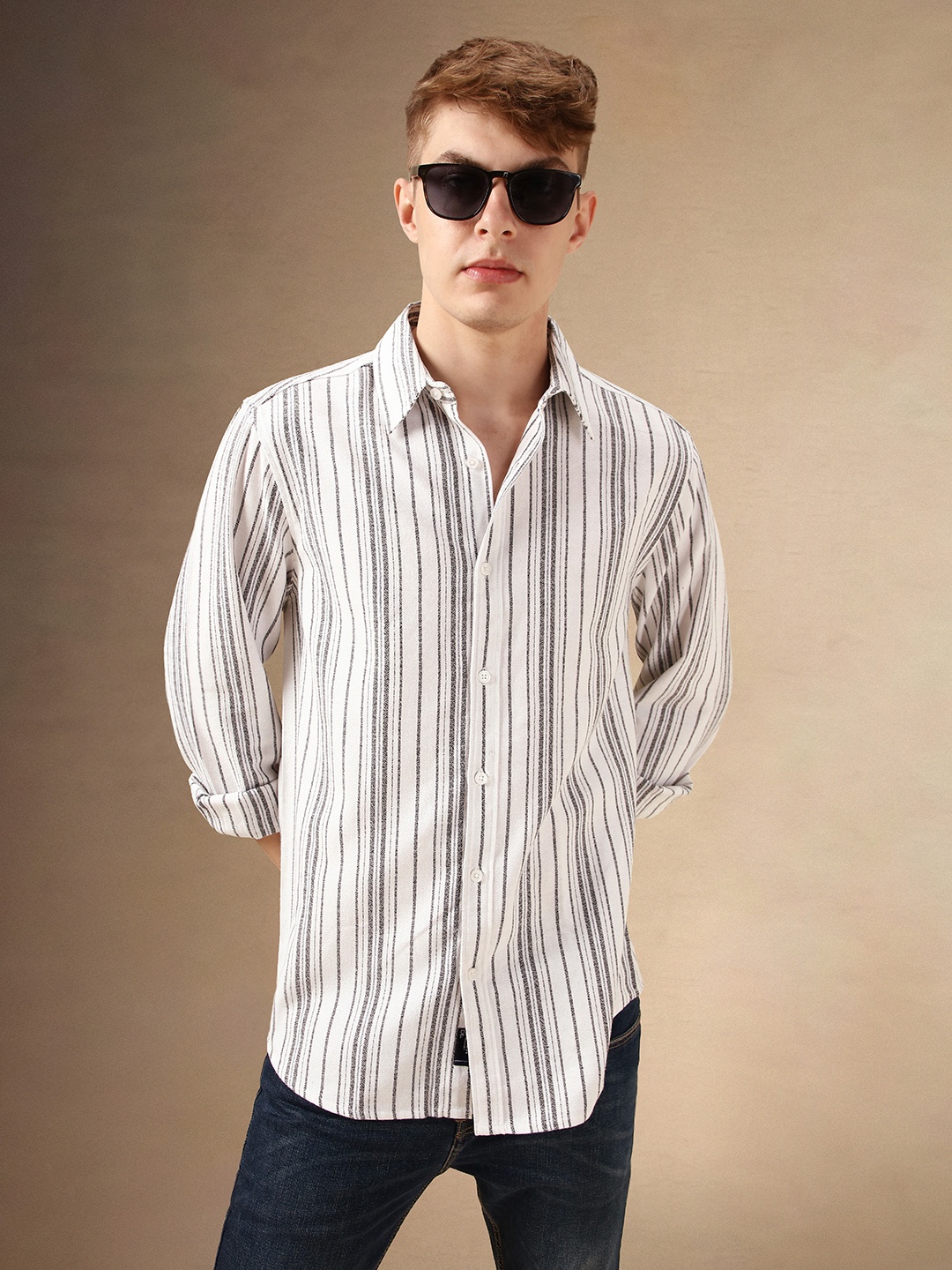 

Dennis Lingo Men Smart Spread Collar Vertical Striped Cotton Relaxed Fit Casual Shirt, White
