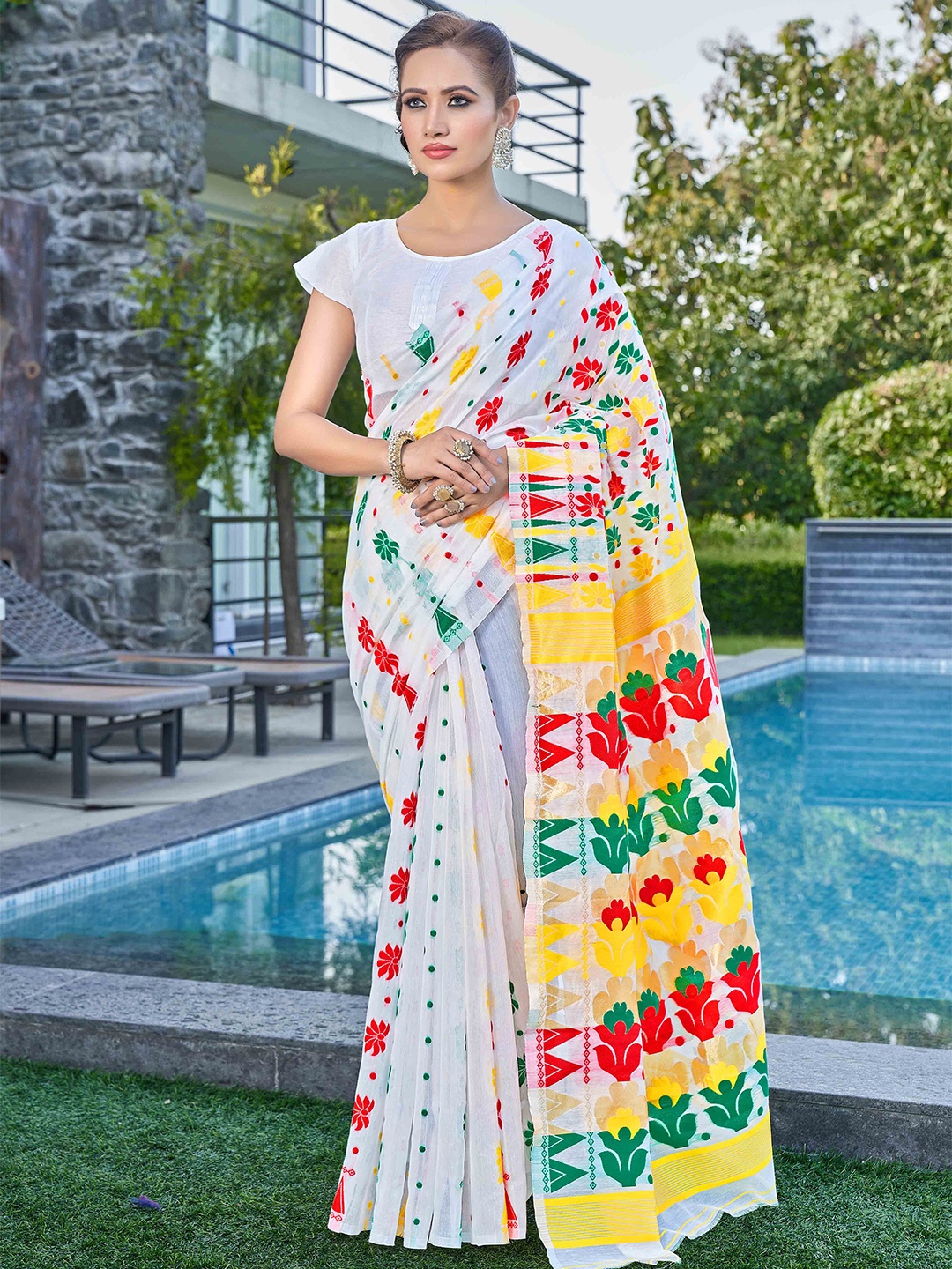 

Krimmple Woven Design Linen Blend Jamdani Saree, White