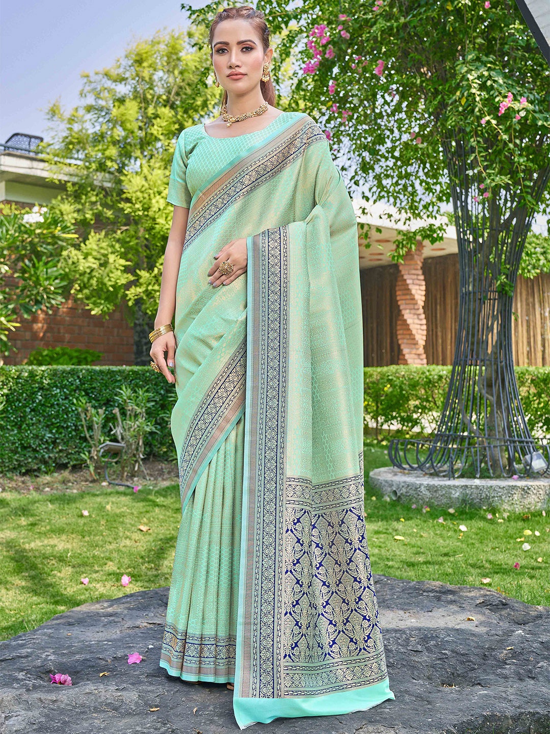 

Krimmple Woven Design Zari Banarasi Saree, Sea green