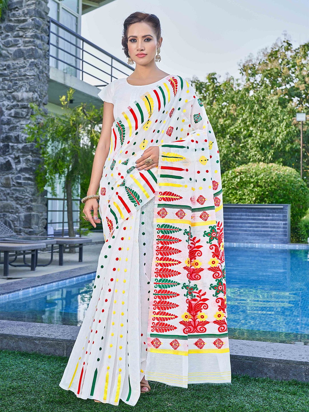 

Krimmple Woven Design Linen Blend Jamdani Saree, White
