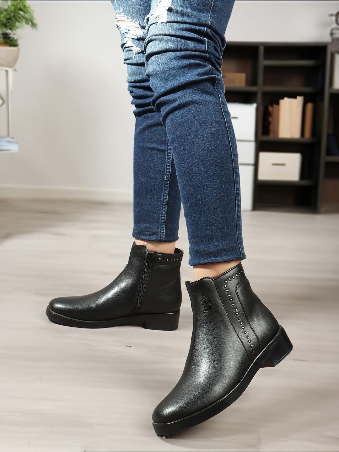 

ELLE Women Block-Heeled Chelsea Boots, Black