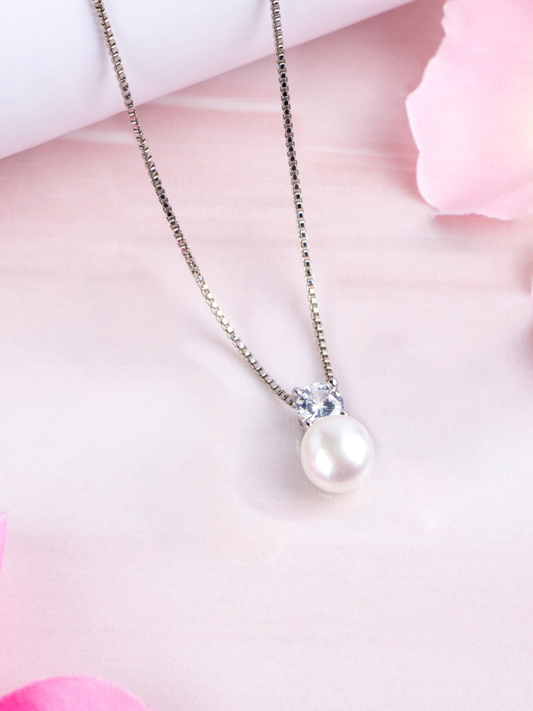 

Zavya 925 Sterling Silver Rhodium Plated Circular Pearl Pendant With Chain