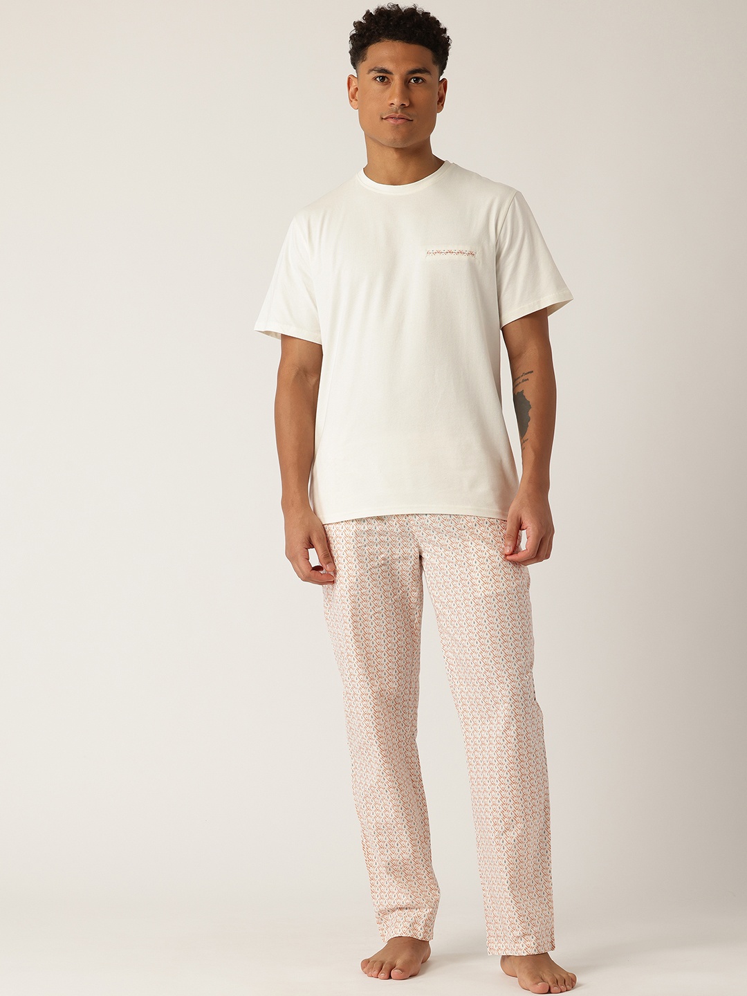 

ETC Men Printed Night Suit, Cream