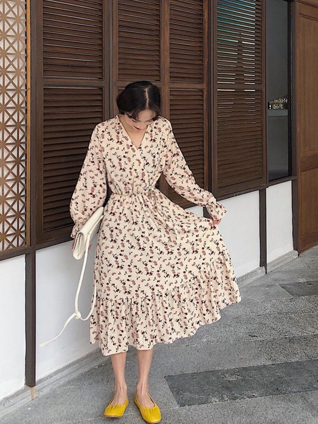 

KPOP Floral Print Women Bell Sleeve A-Line Midi Dress, Brown