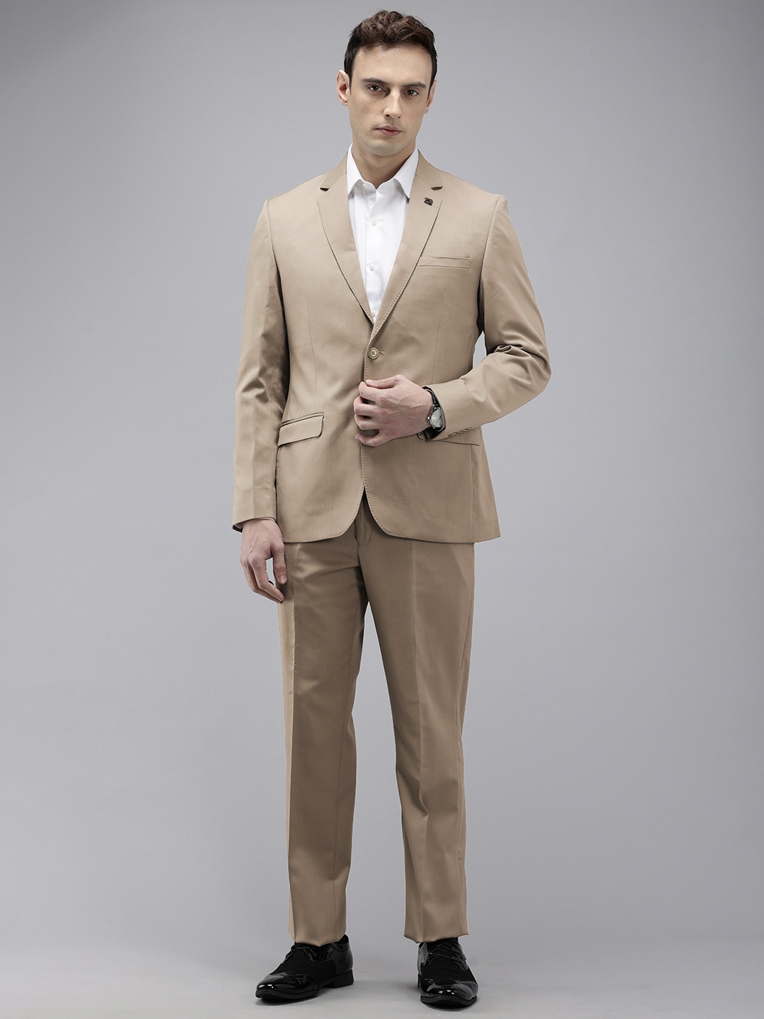 

Park Avenue Solid Single Breasted Slim Fit 2 Piece Formal Suits, Beige