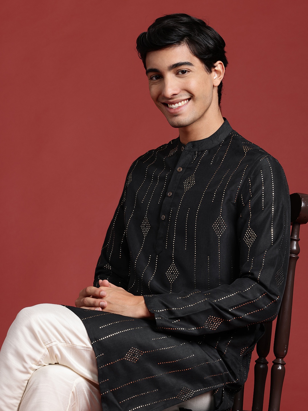 

Anouk Embellished Mukaish Kurta, Black