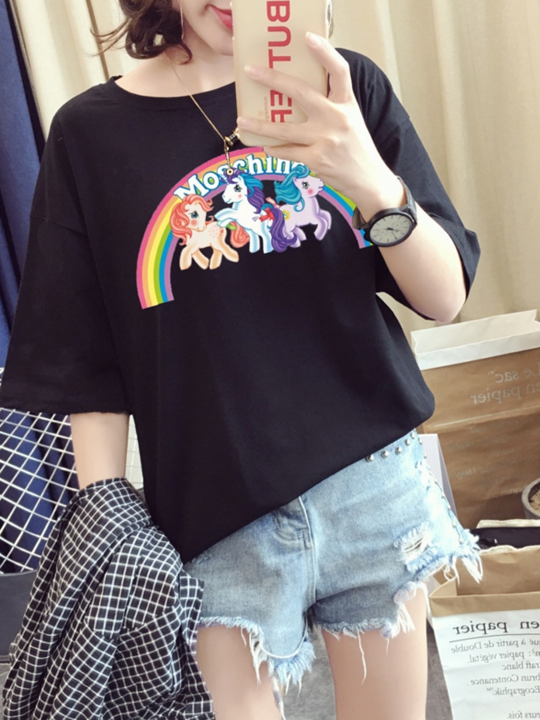 

KPOP Women Graphic Printed Oversized T-shirt, Black