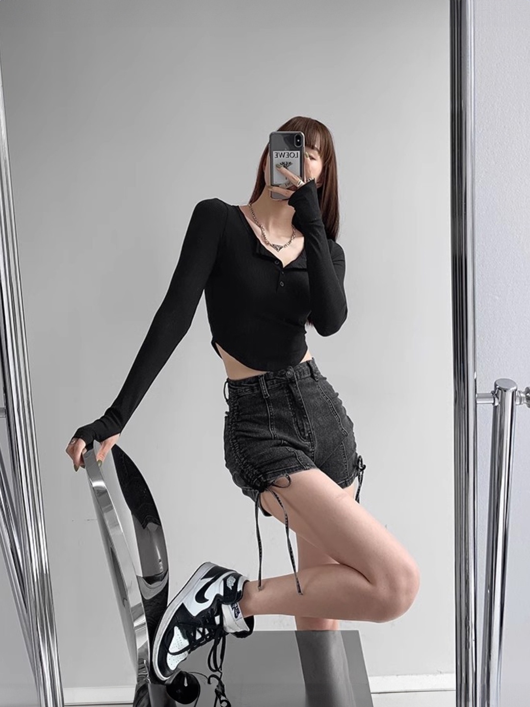 

KPOP Women Solid Round Neck Long Sleeves Crop Top, Black