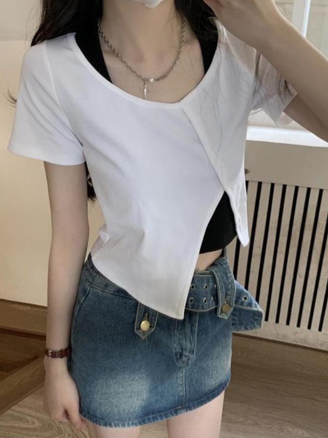 

KPOP Women Solid Scoop Neck Top, Off white