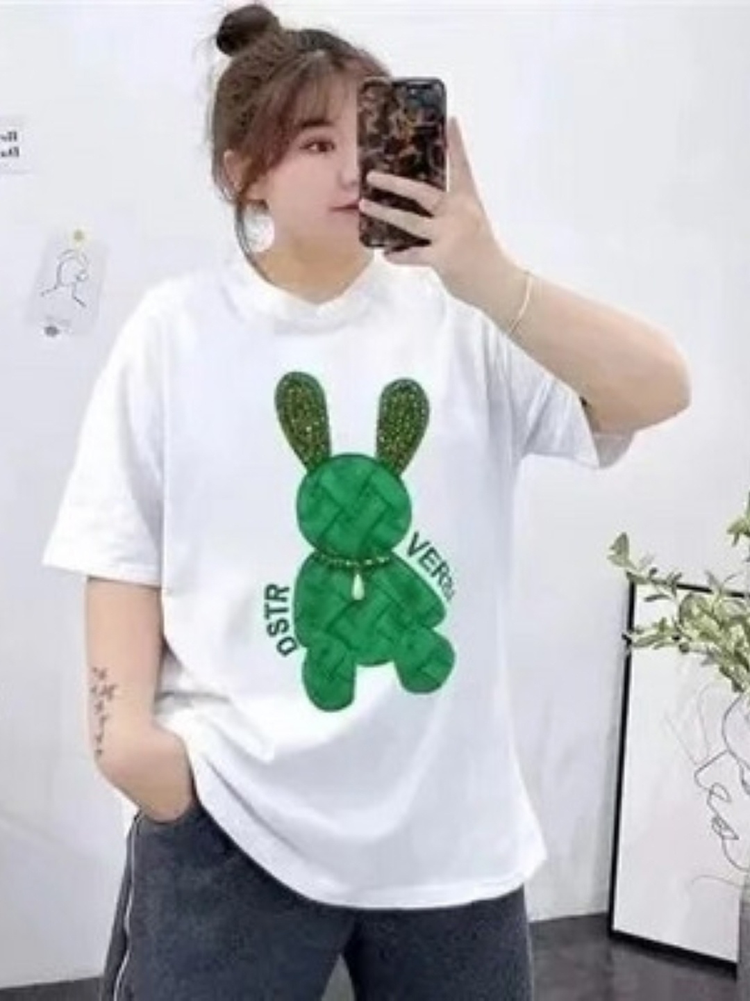 

KPOP Round Neck Graphic Printed Top, White
