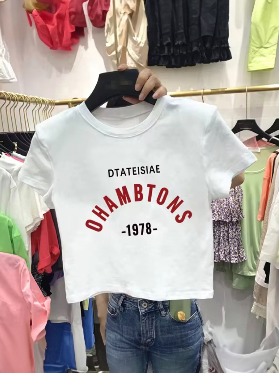

KPOP Women Typography Printed Crop Top, White