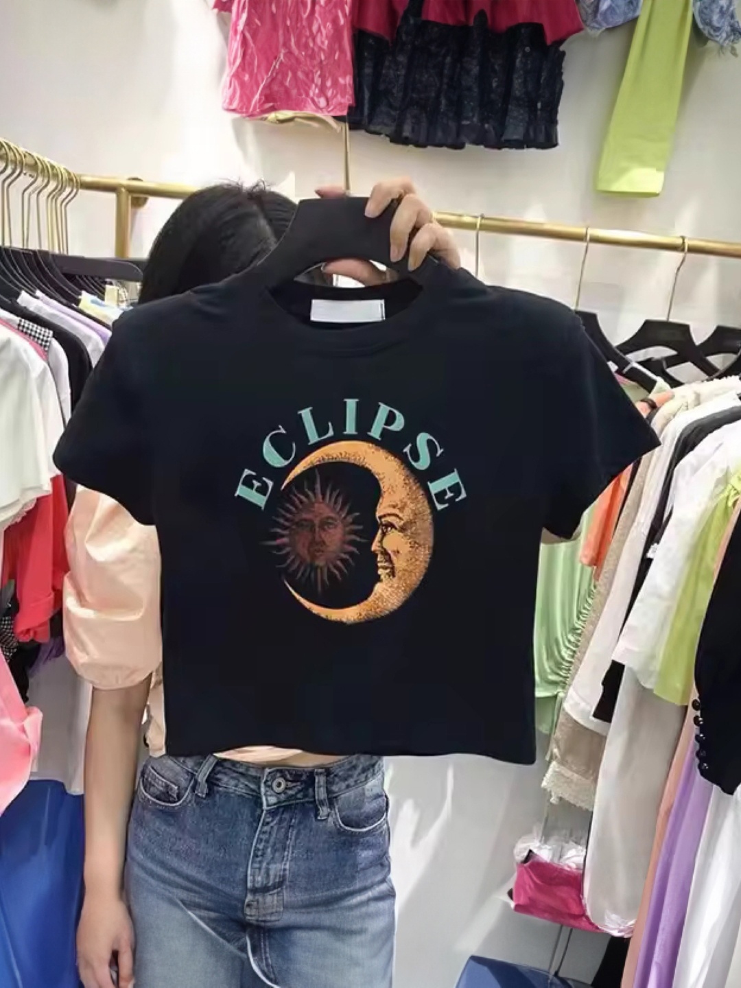 

KPOP Women Graphic Printed T-shirt, Black