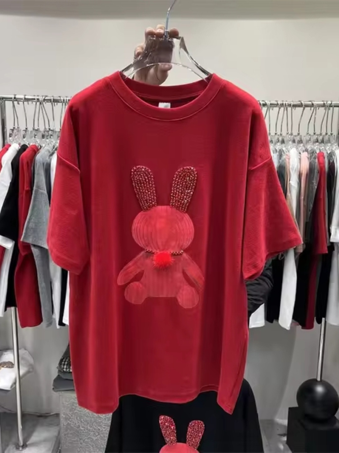 

KPOP WomenGraphic Printed Top, Red