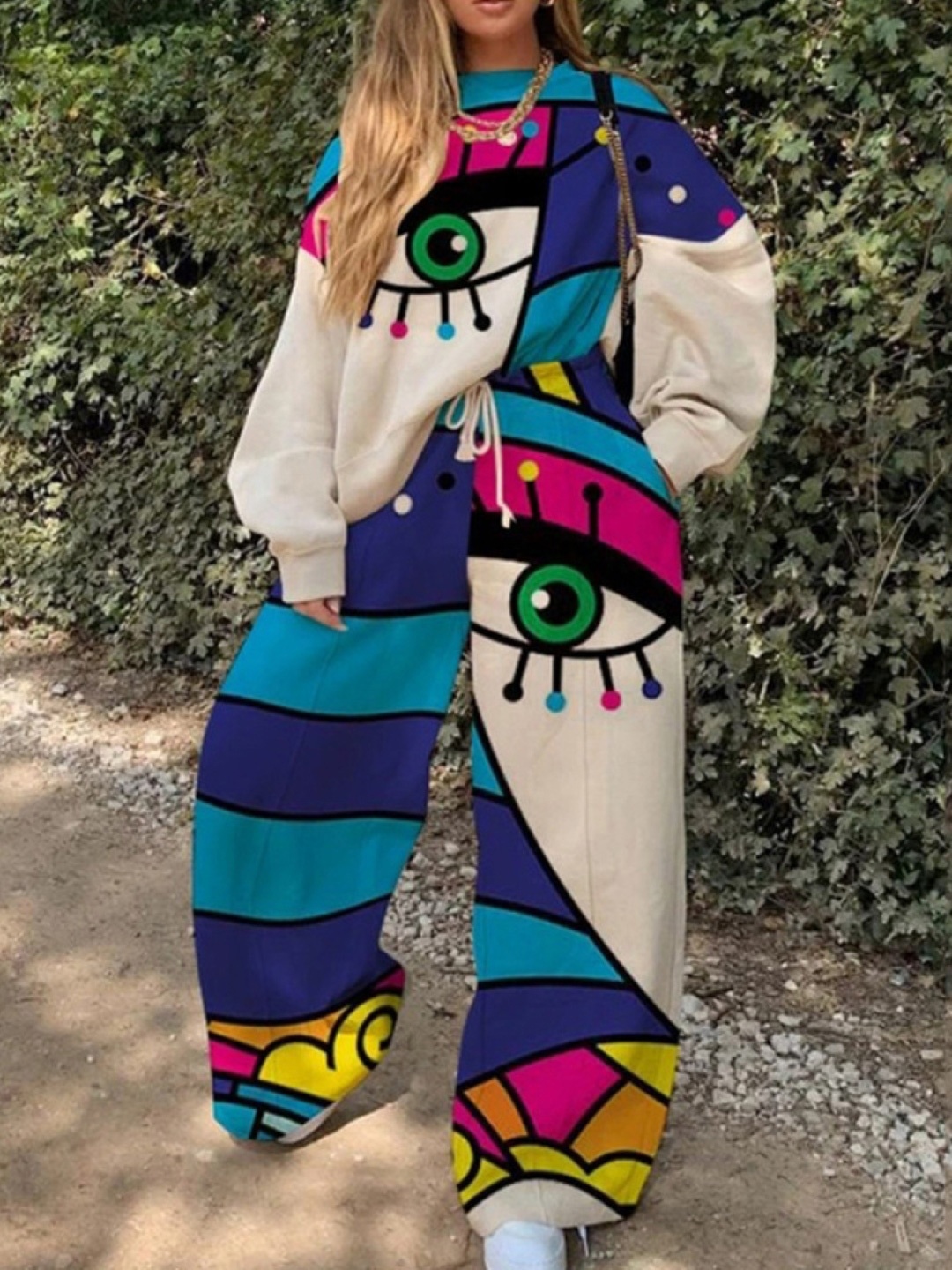 

KPOP Printed Sweatshirt & Trousers, Blue