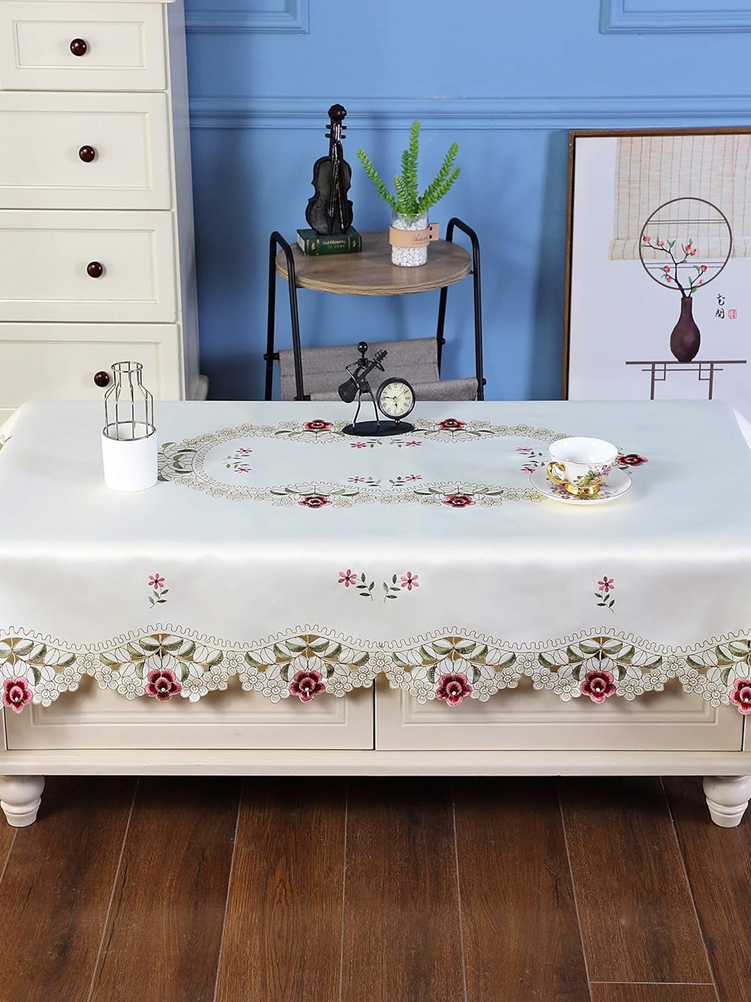 

TANLOOMS Cream-Coloured Floral 2-Seater Table Cover with Embroidered details