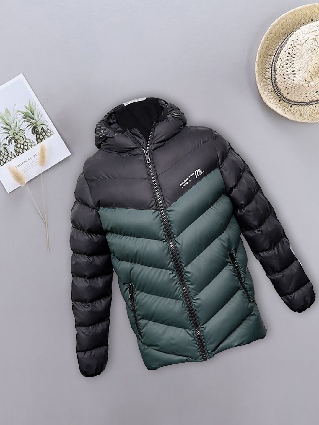 

LURE JUNIOR Boys Colourblocked Outdoor Puffer Jacket, Green