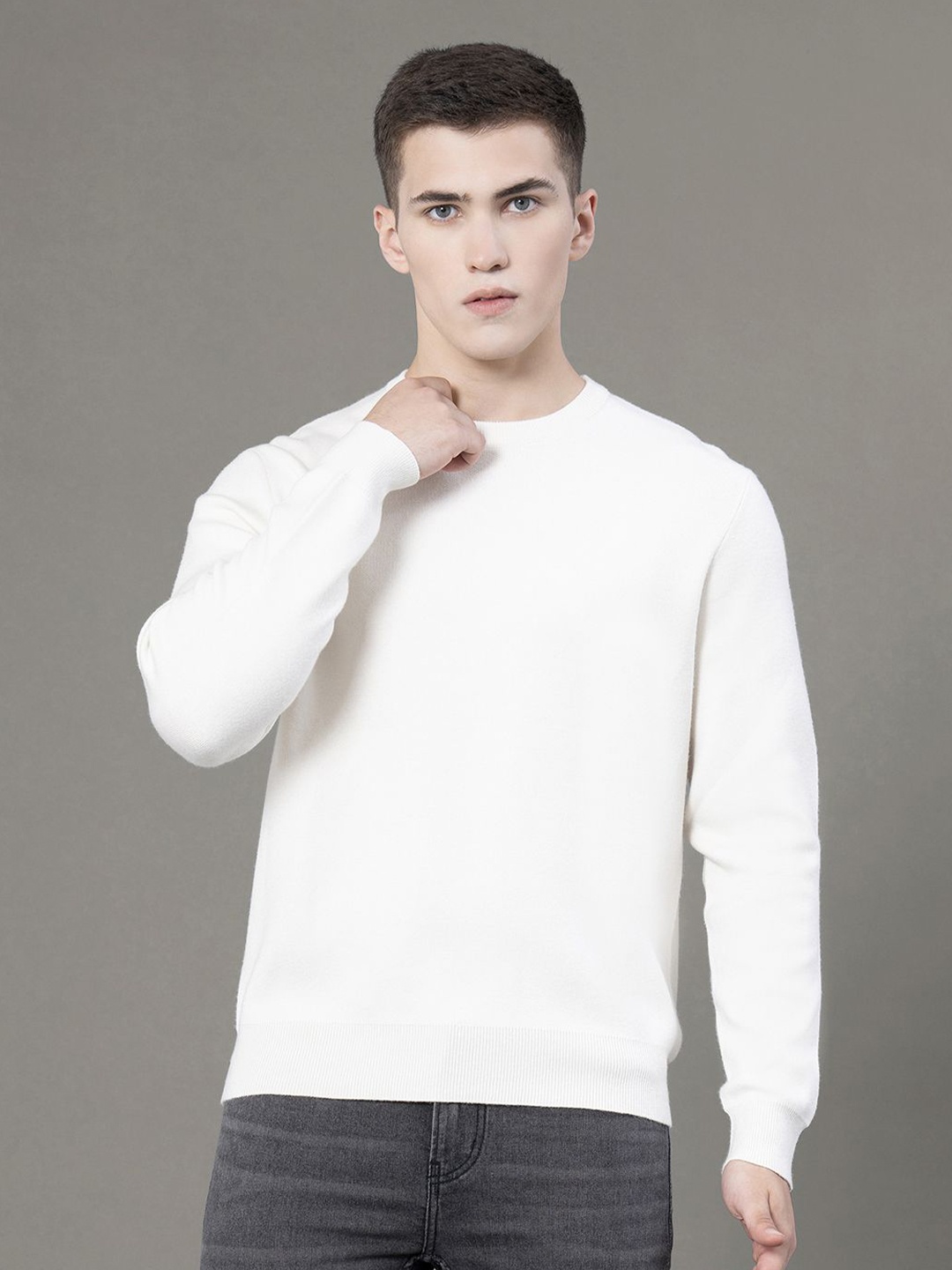 

Red Tape Men Solid Round Neck Sweater, Off white