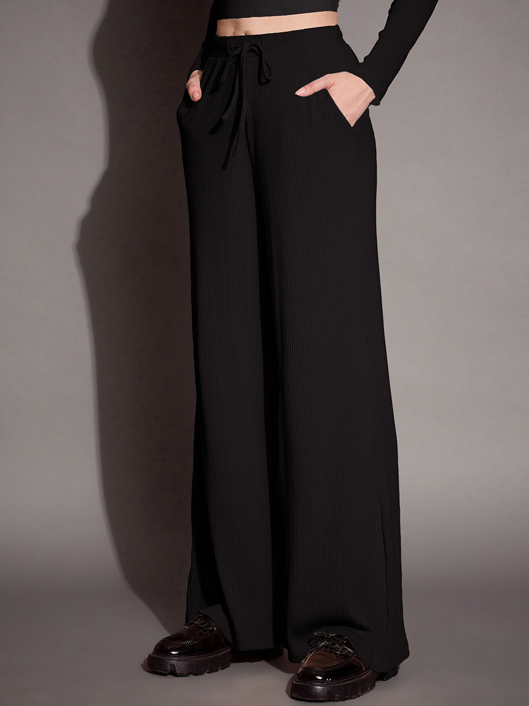 

SASSAFRAS BASICS Women Loose Fit Trousers, Black
