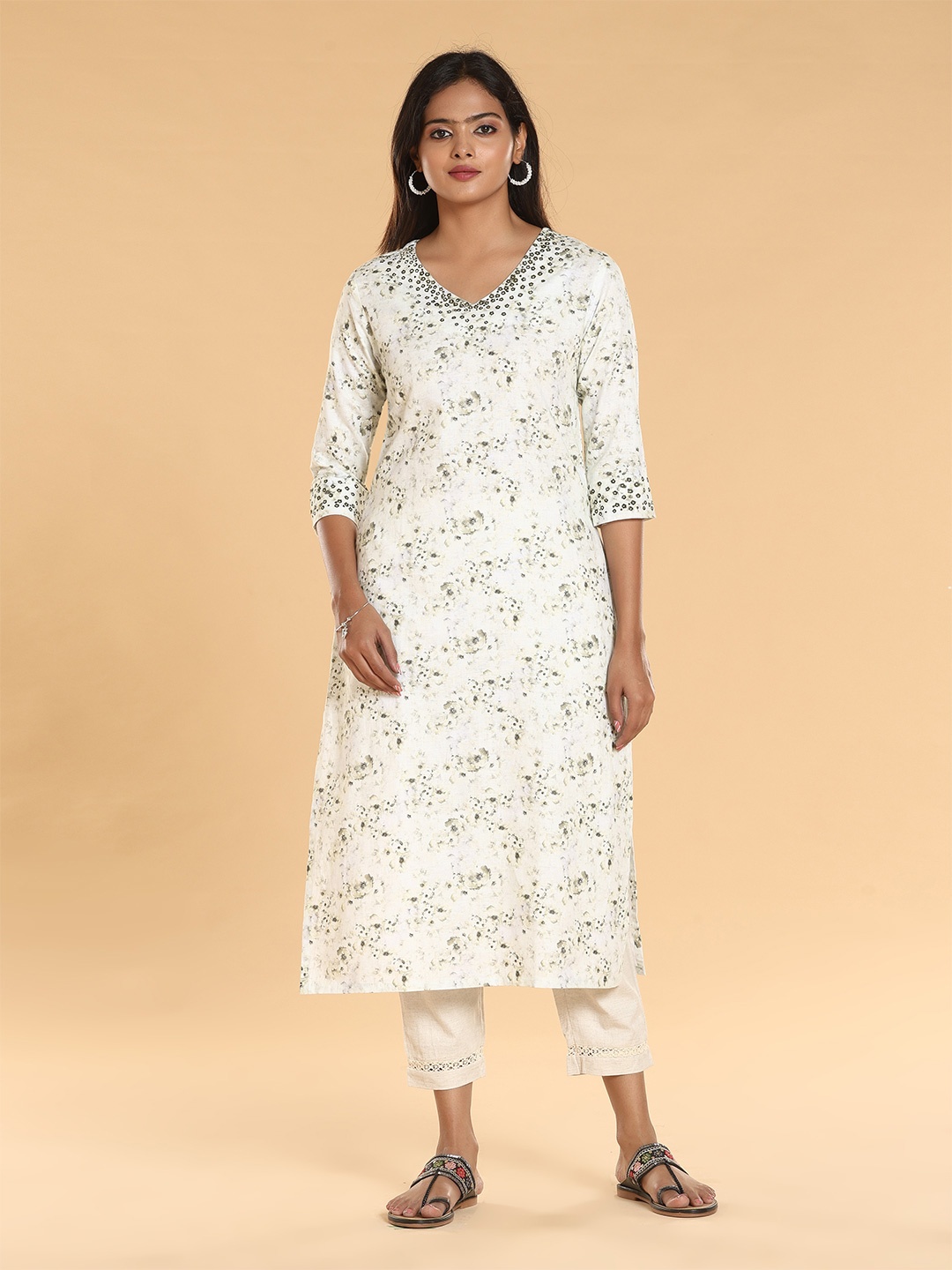 

Vismay Floral Printed Floral Kurta, White