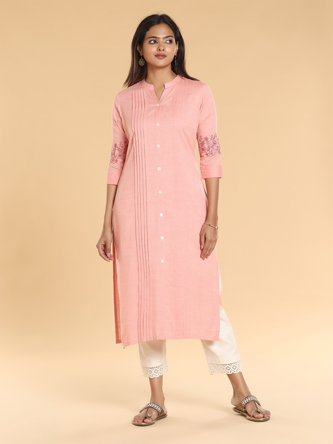 

Vismay Floral Embroidered Thread Work Kurta, Peach