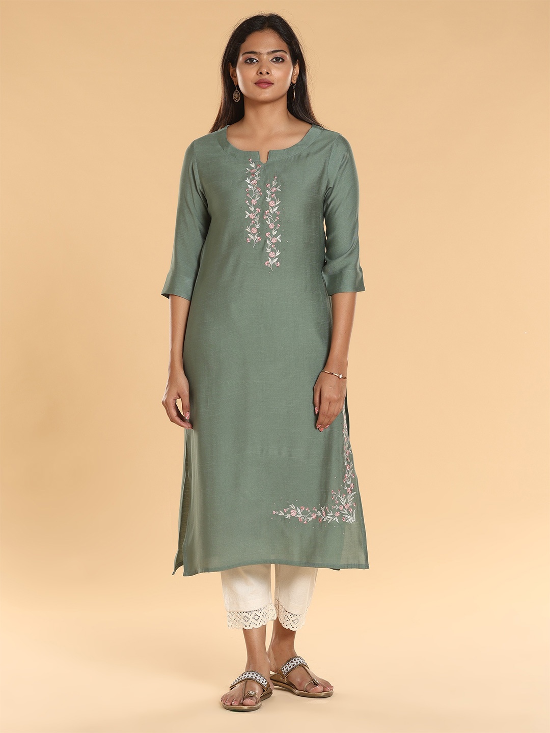 

Vismay Floral Embroidered Thread Work Kurta, Green