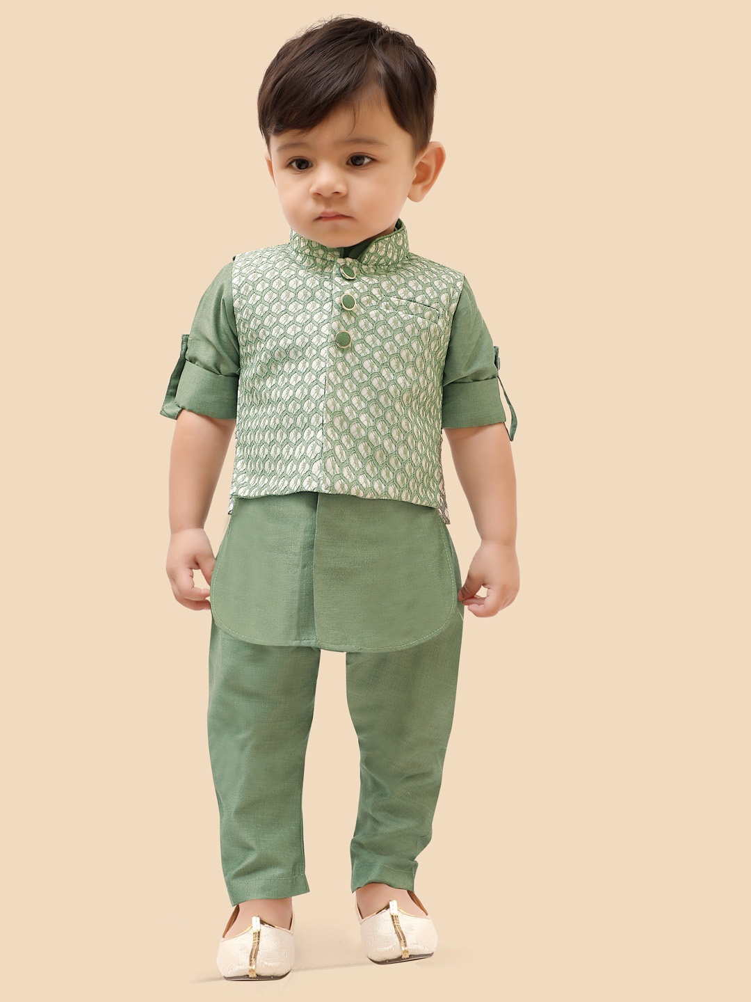 

Ethniks Neu-Ron Boys Printed Straight Kurta with Pyjamas & Jacket, Green