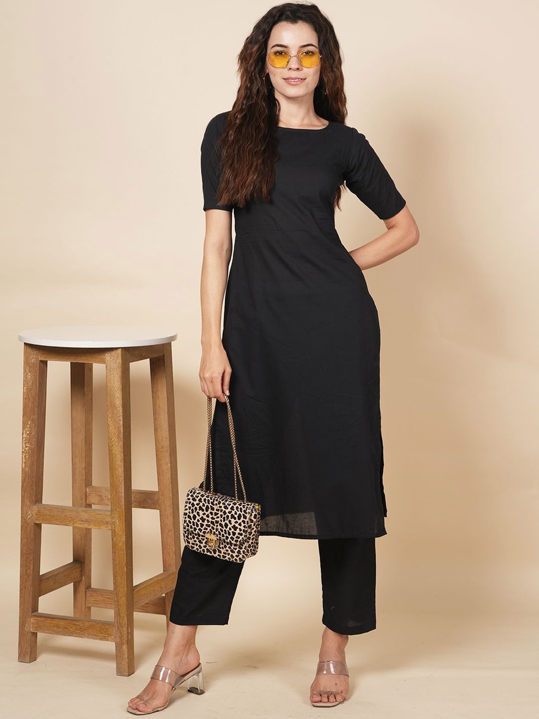 

LABEL KRISHA Boat Neck Regular Pure Cotton Straight Kurta with Trousers, Black