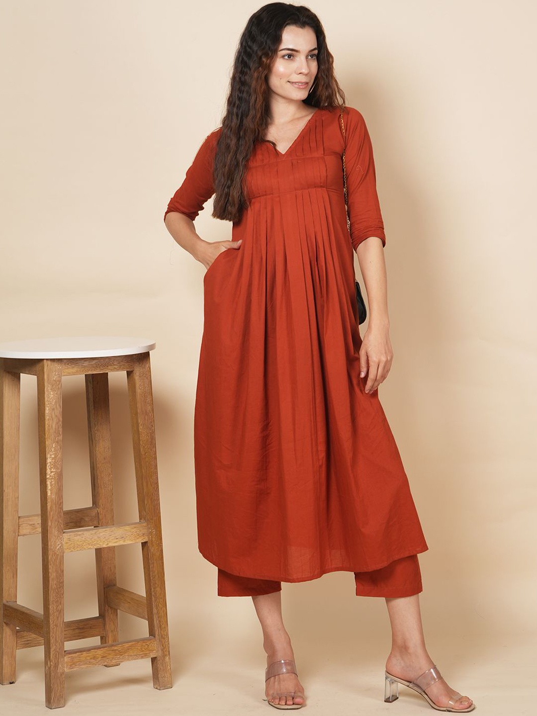 

LABEL KRISHA V-Neck Pleated Pure Cotton Straight Kurta with Trousers, Rust