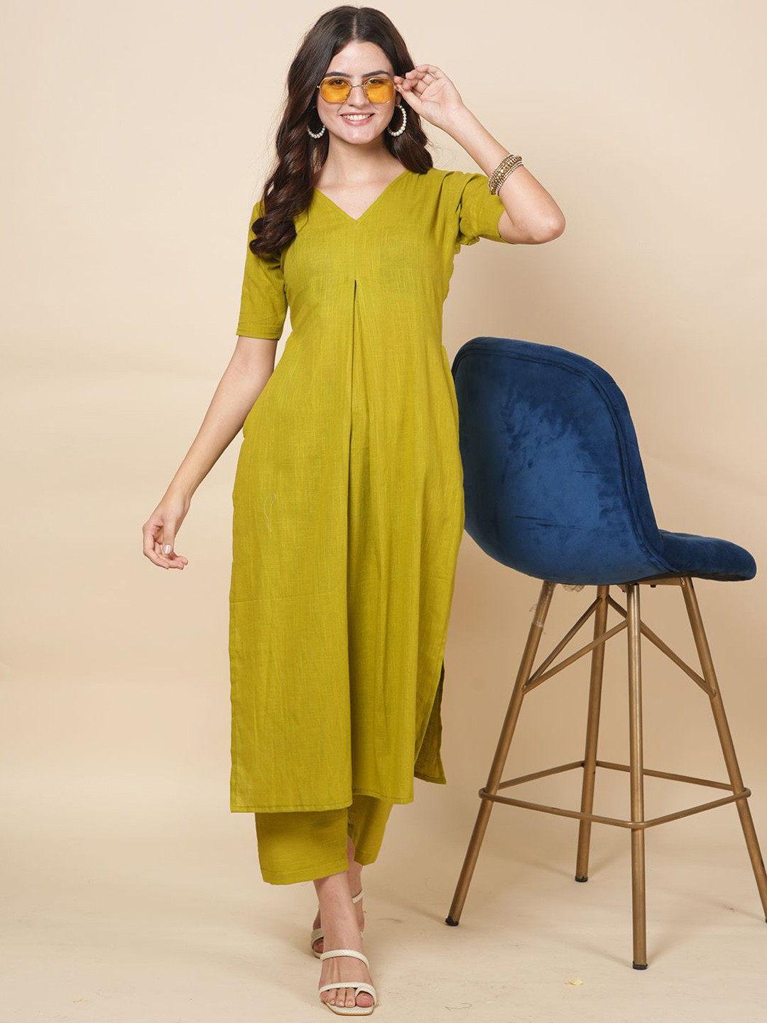 

LABEL KRISHA Floral Printed Empire Pure Cotton A-Line Kurta With Trouser, Lime green