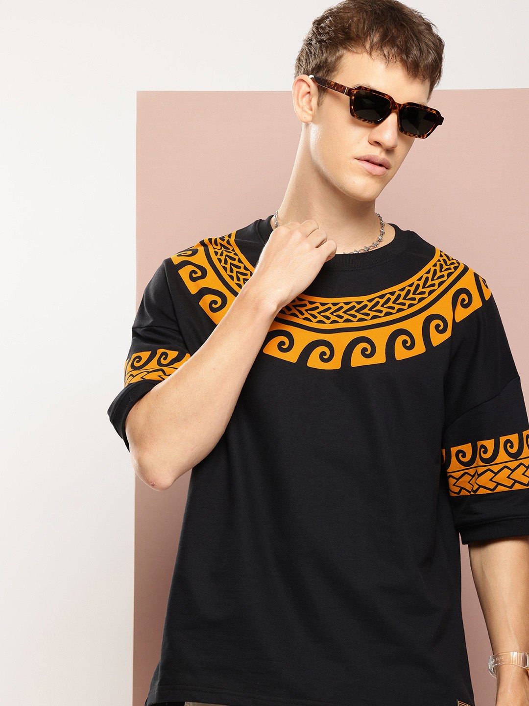 Stormborn Men Printed Drop-Shoulder Sleeves Oversized Pure Cotton T-shirt, Black