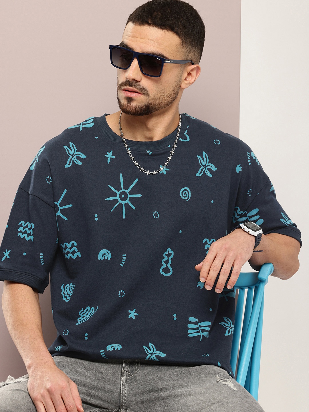 

DILLINGER Men Printed Drop-Shoulder Sleeves Oversized Pure Cotton T-shirt, Navy blue