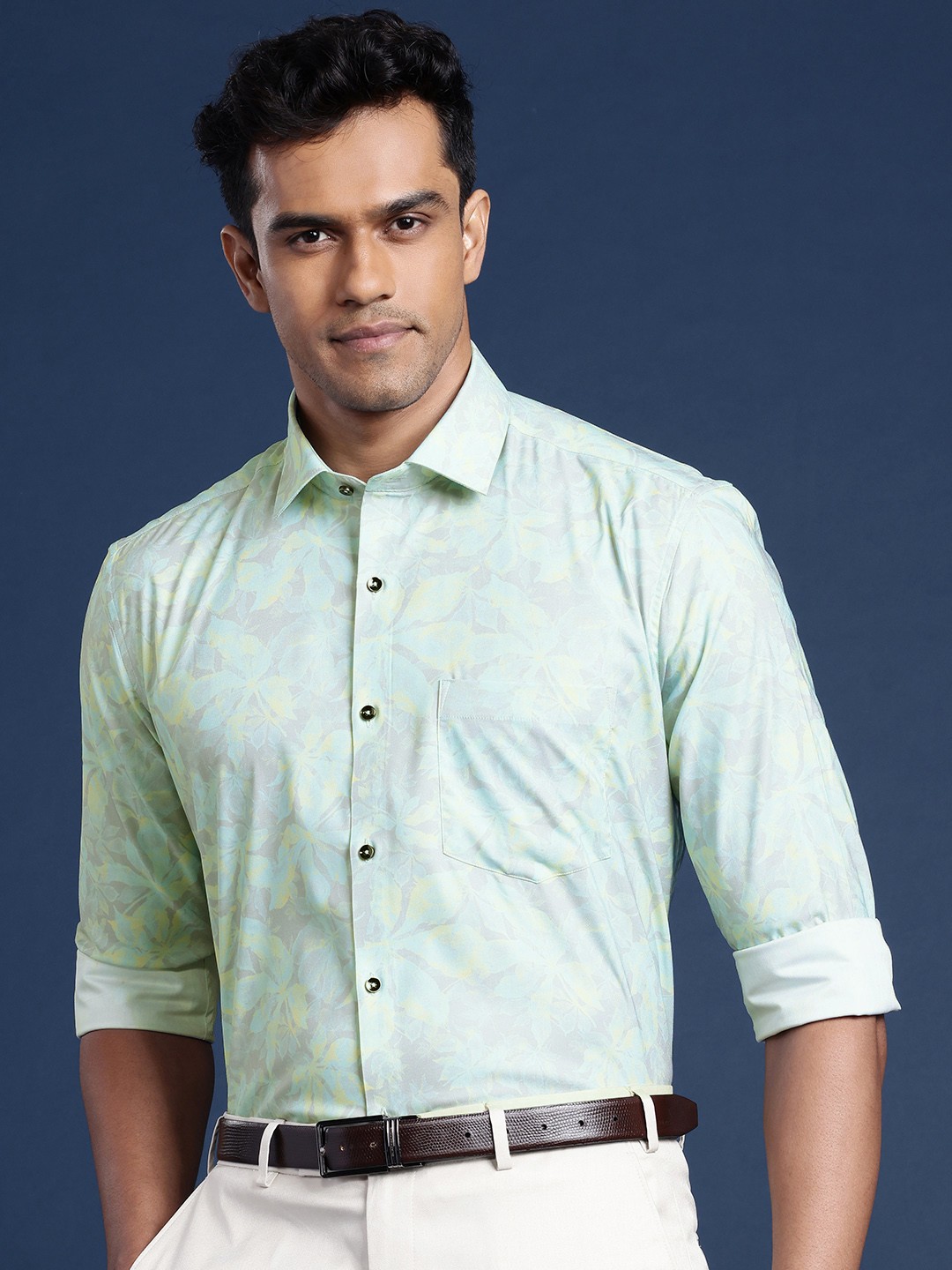 

John Philips Men Slim Fit Floral Printed Formal Shirt, Sea green