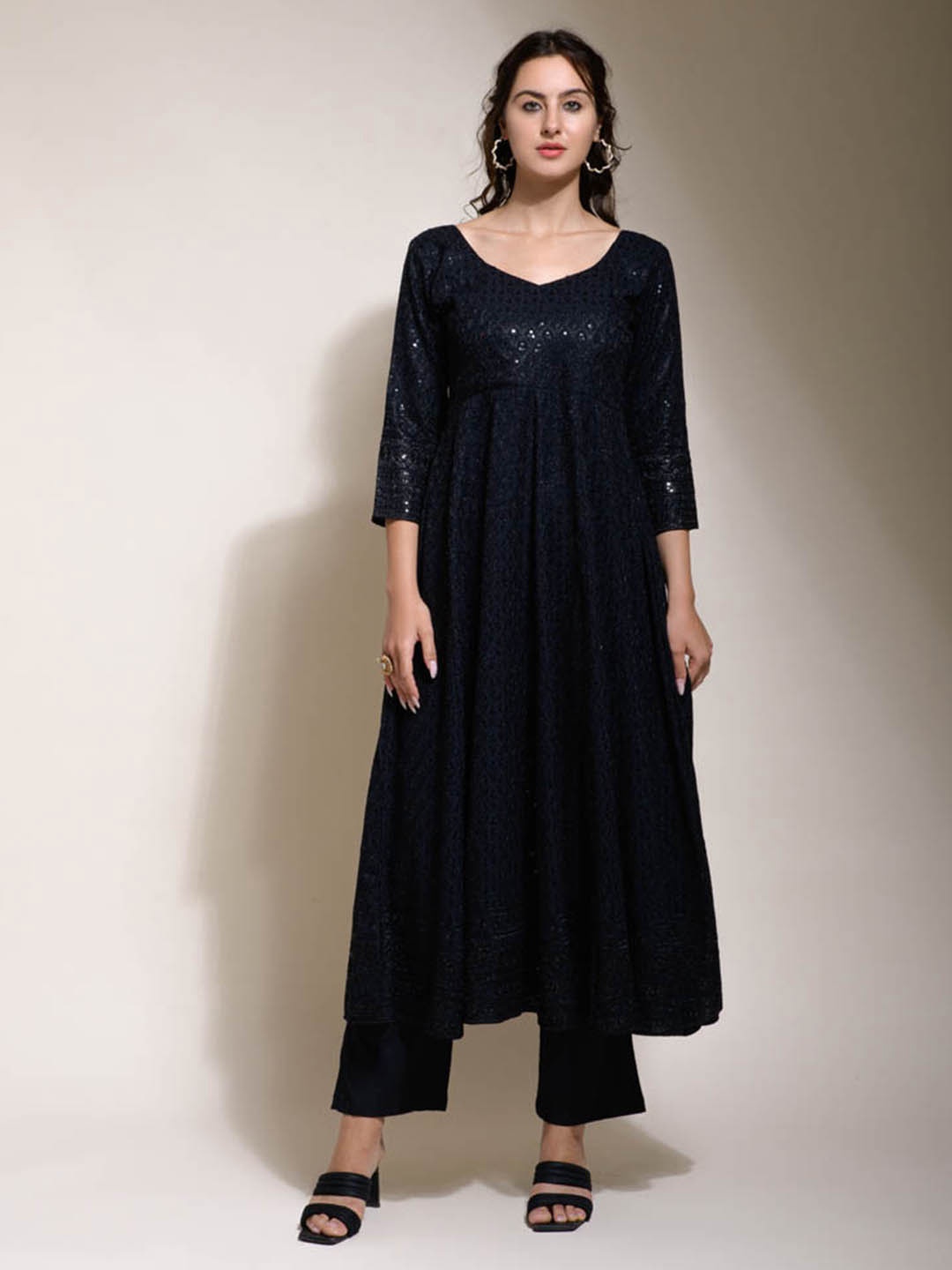 

SAZRIKA Women Chikankari Embroidered Round Neck Flared Kurta, Black