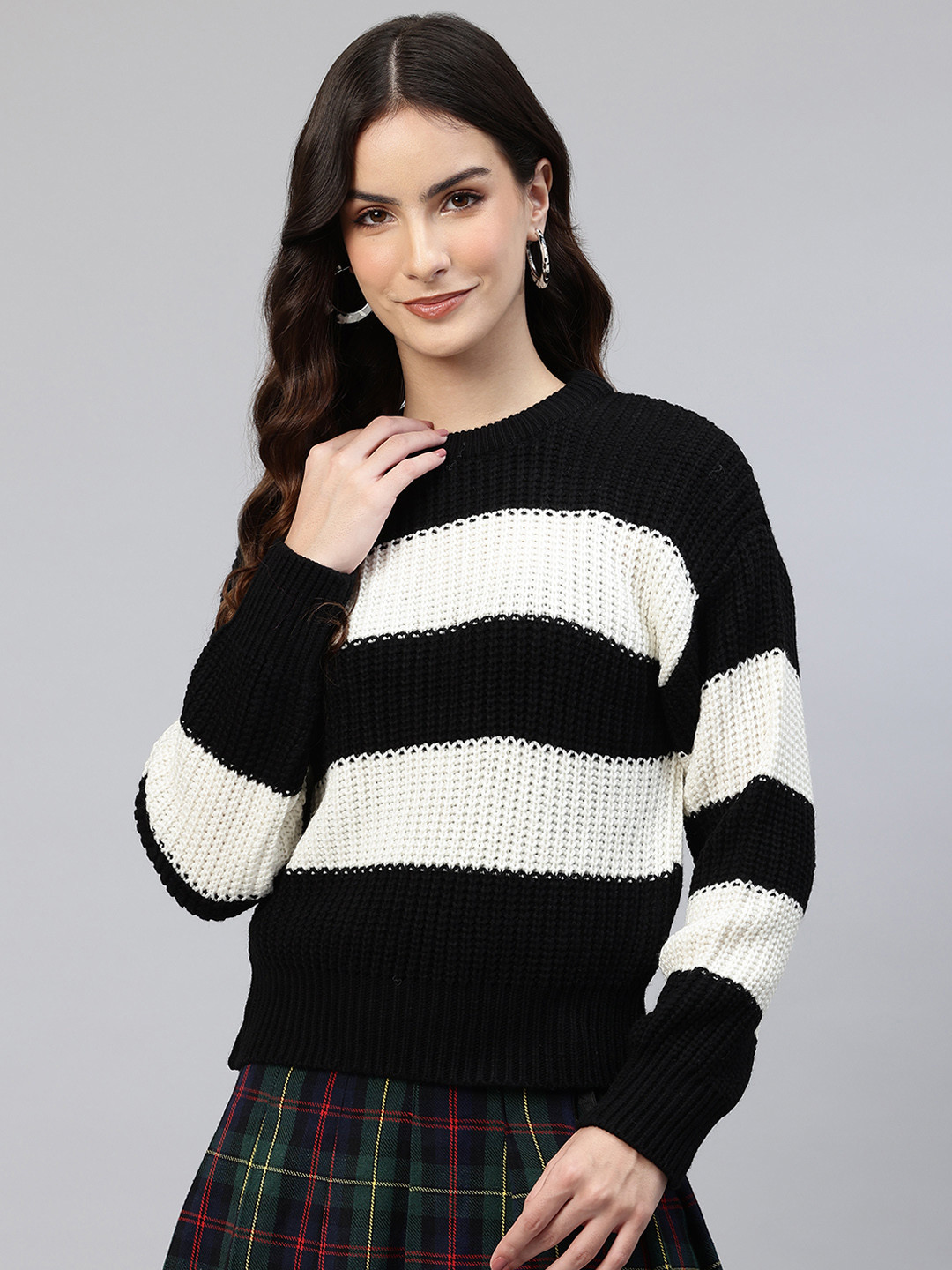 

One Femme Striped Woollen Crop Pullover, Black