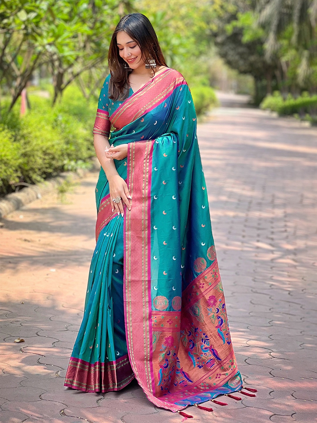 

Mitera Woven Design Zari Silk Blend Banarasi Saree, Teal