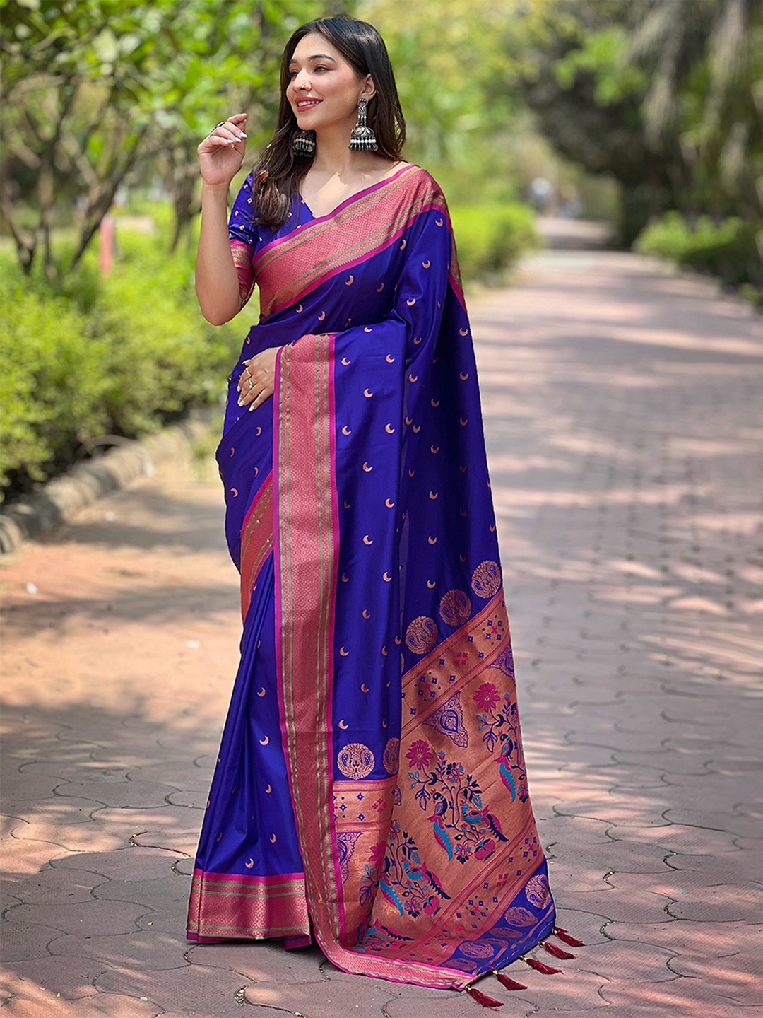 

Mitera Ethnic Motifs Woven Design Zari Banarasi Saree, Blue
