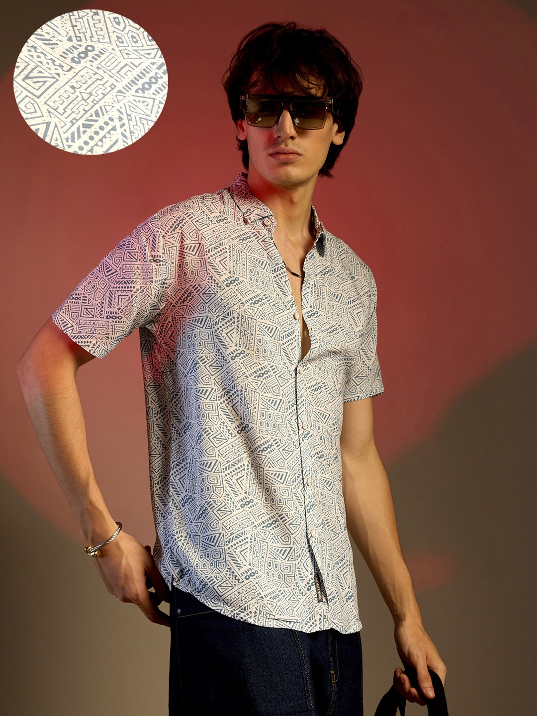 

Campus Sutra Men Comfort Spread Collar Conversational Printed Casual Shirt, White