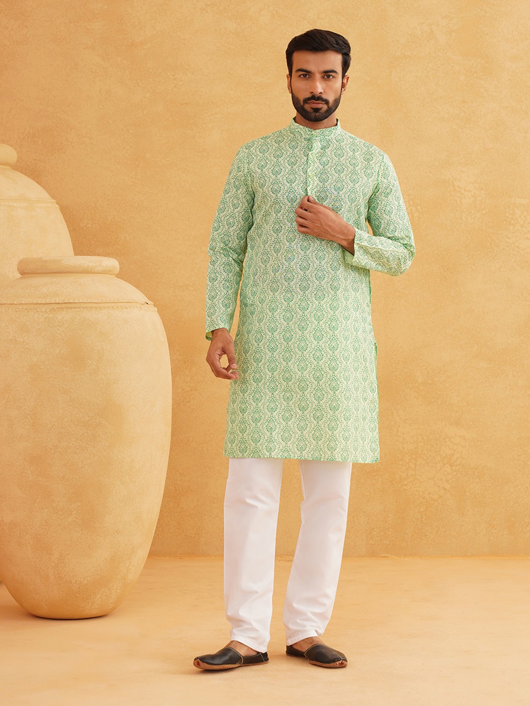 

SOJANYA Ethnic Motifs Printed Regular Cotton Linen Kurta With Pyjama, Green