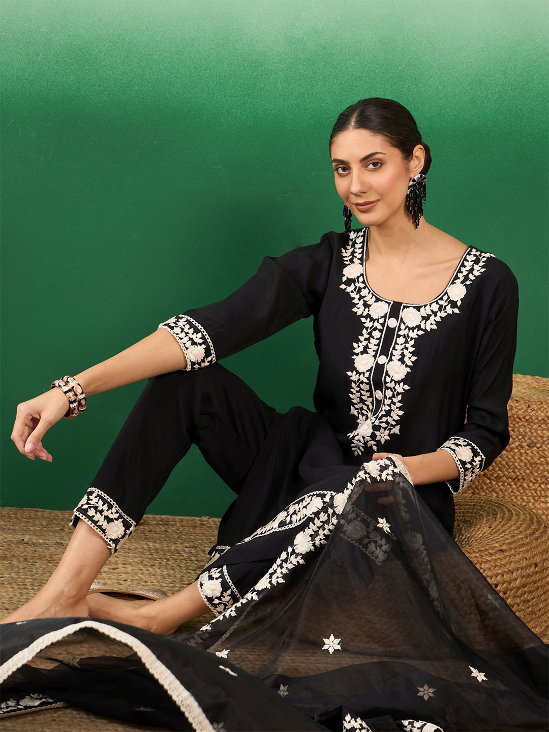 

MANVAA Women Thread Work Embellished Yoke Design Kurta Sets, Black